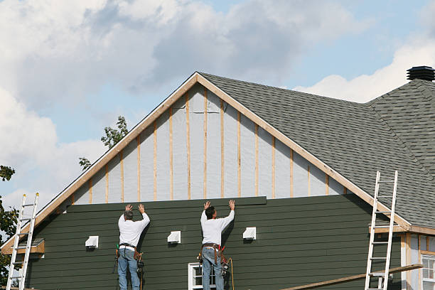 Professional Siding Installation technician working in Concord, VA